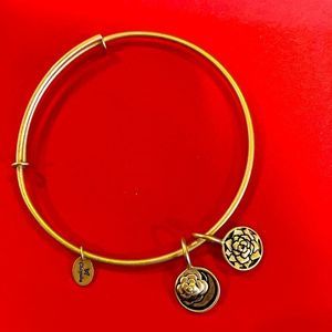 5/$25 Chrysalis bracelet in gold color